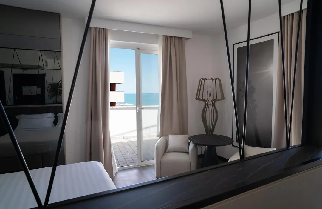 Sea Lion Hotel-1